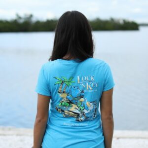 Lock 'N Key Women's Perfect V-neck T-Shirt in Turquoise Frost - back